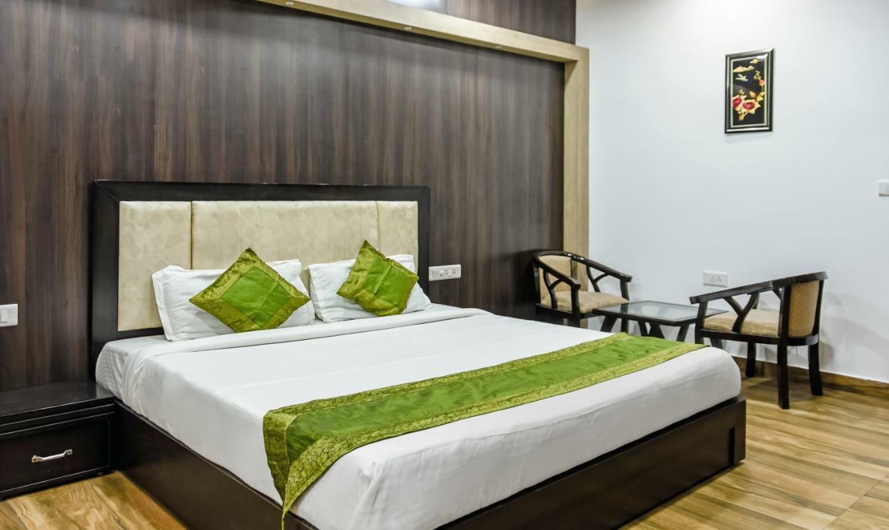 Treebo Red Petal Jalandhar Hotell Eksteriør bilde