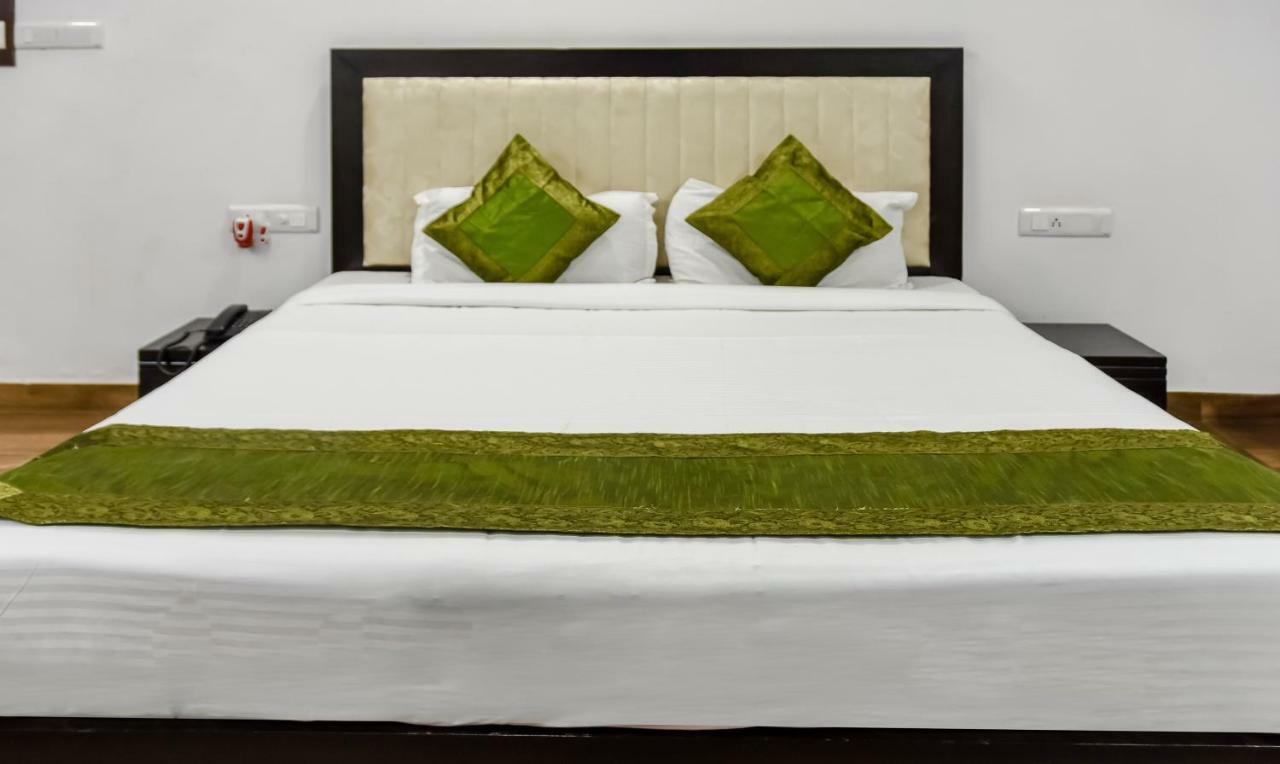 Treebo Red Petal Jalandhar Hotell Eksteriør bilde