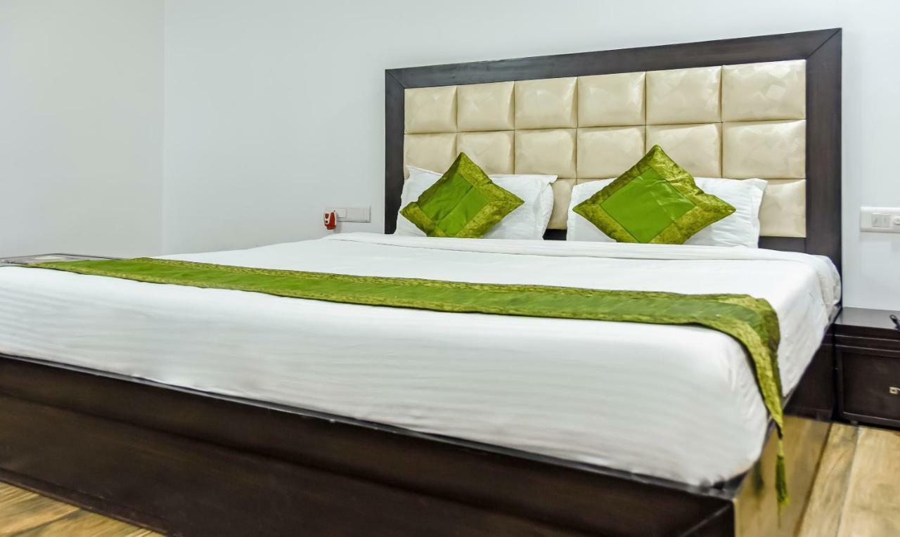 Treebo Red Petal Jalandhar Hotell Eksteriør bilde