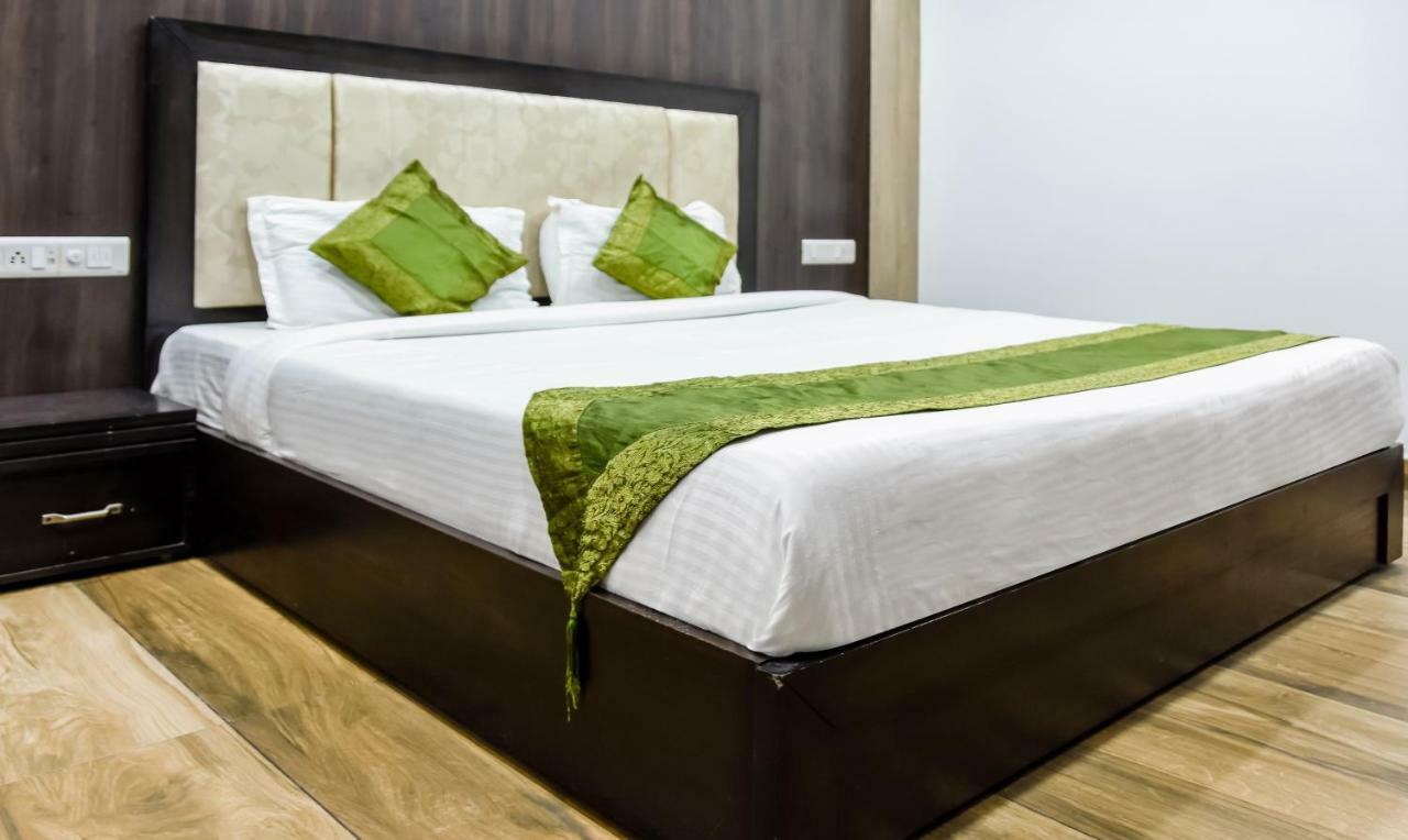 Treebo Red Petal Jalandhar Hotell Eksteriør bilde