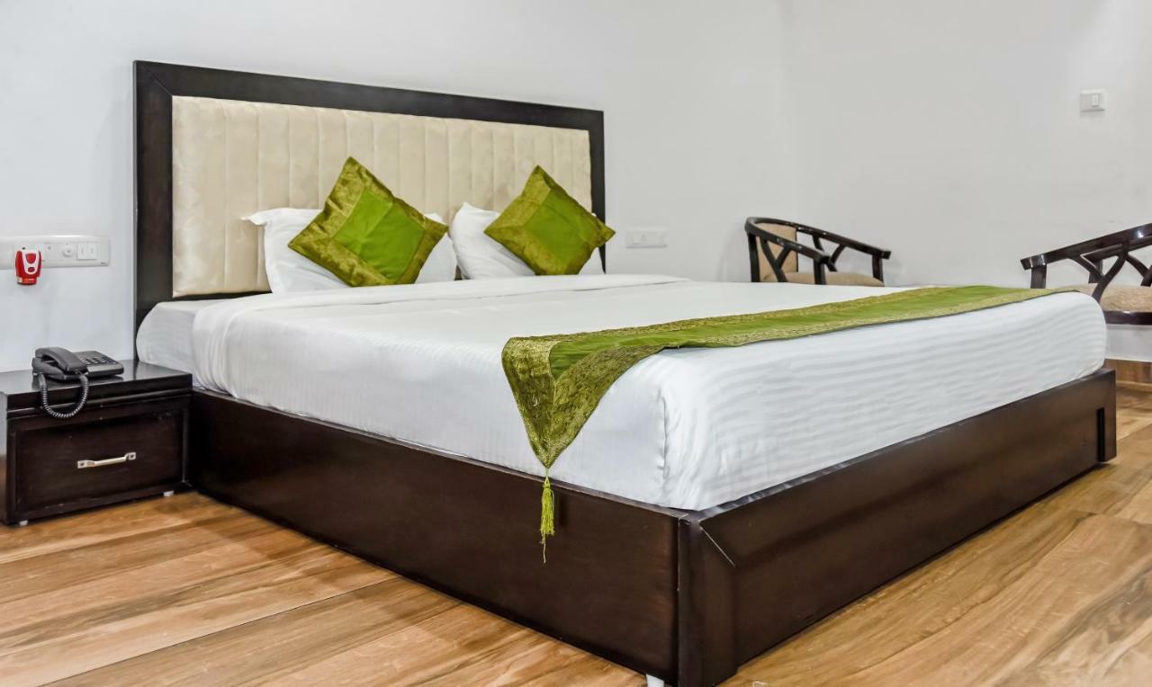 Treebo Red Petal Jalandhar Hotell Eksteriør bilde