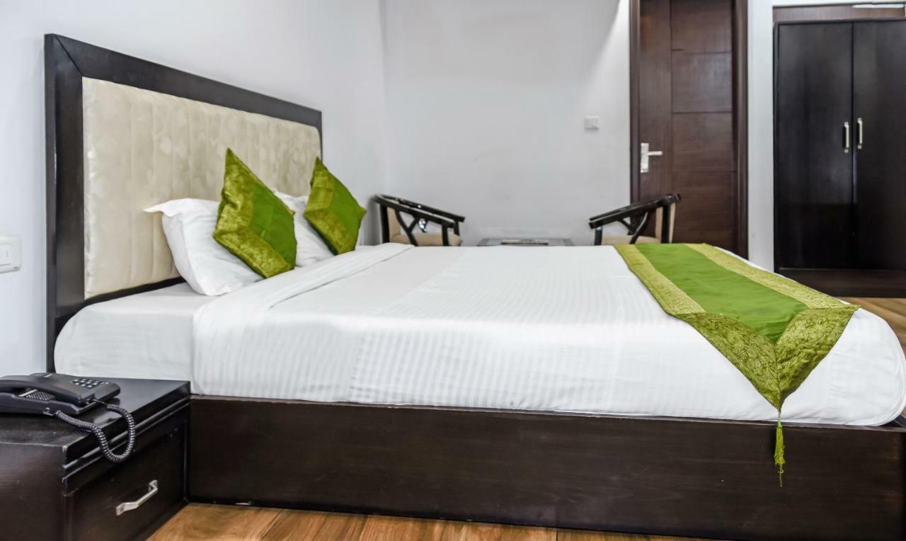 Treebo Red Petal Jalandhar Hotell Eksteriør bilde