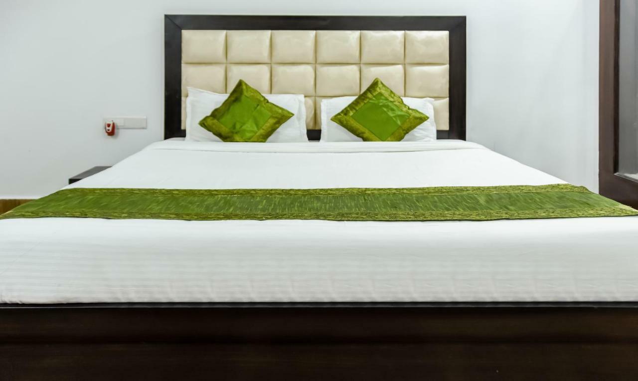 Treebo Red Petal Jalandhar Hotell Eksteriør bilde