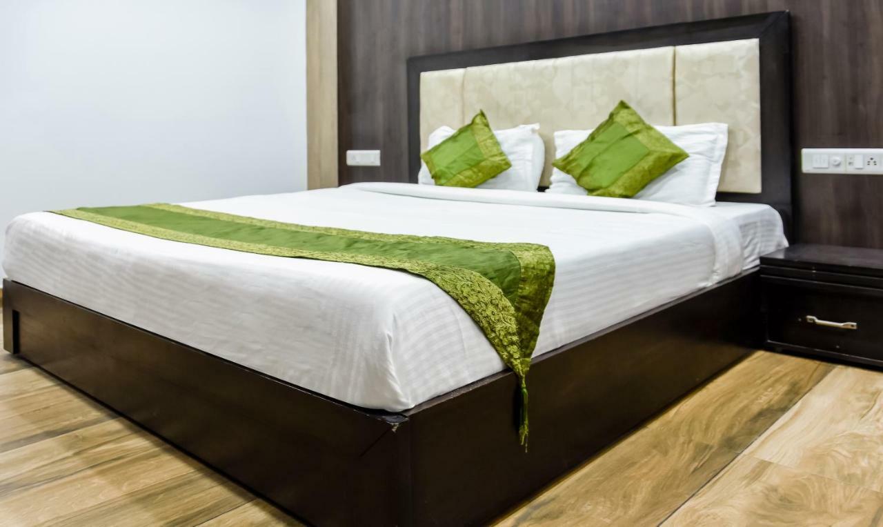 Treebo Red Petal Jalandhar Hotell Eksteriør bilde