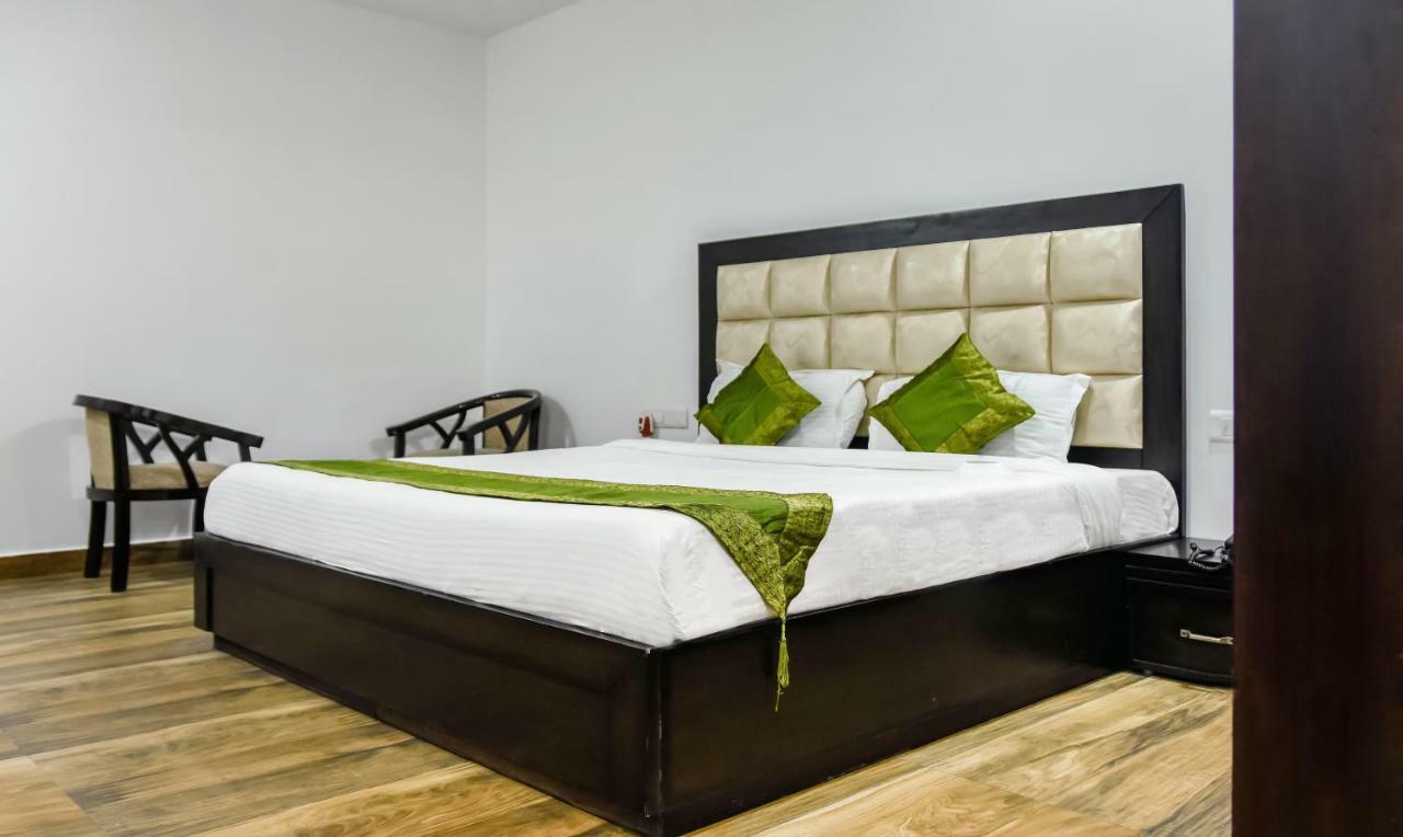 Treebo Red Petal Jalandhar Hotell Eksteriør bilde