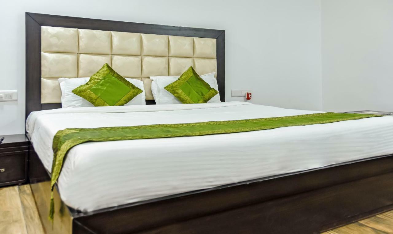 Treebo Red Petal Jalandhar Hotell Eksteriør bilde
